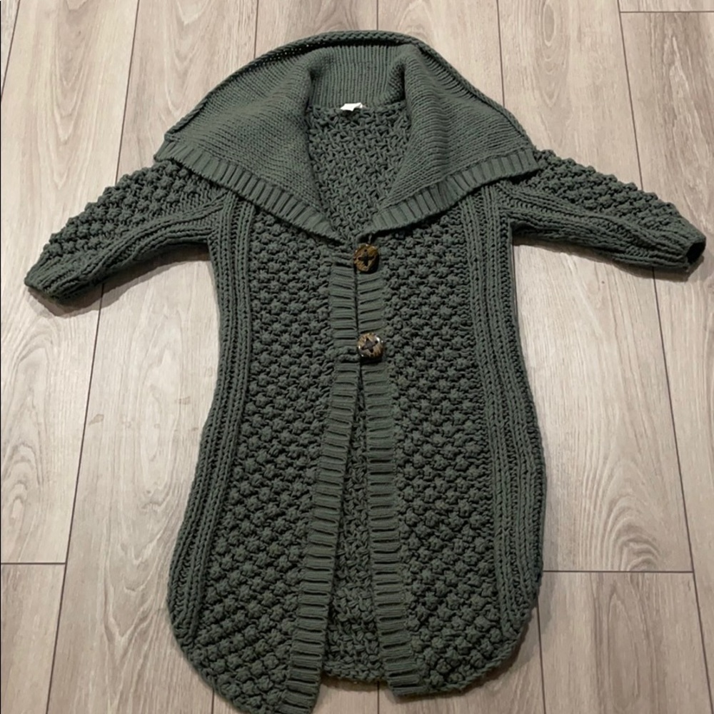 GRAY KNIT SWEATER SIZE LARGE